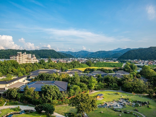 Imagen de la habitación del Hotel Yamashiro Onsen Miyabi No Yado Kaga Hyakumangoku. Foto 13