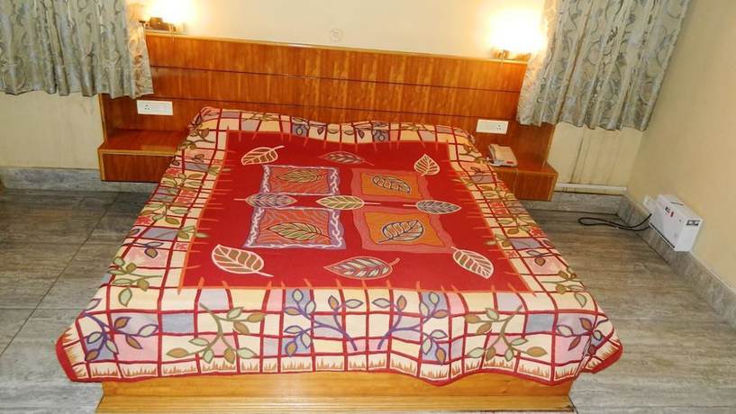 Imagen de la habitación del Hotel Yamini. Foto 6