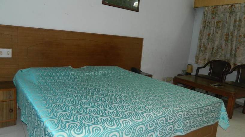 Imagen de la habitación del Hotel Yamini. Foto 7