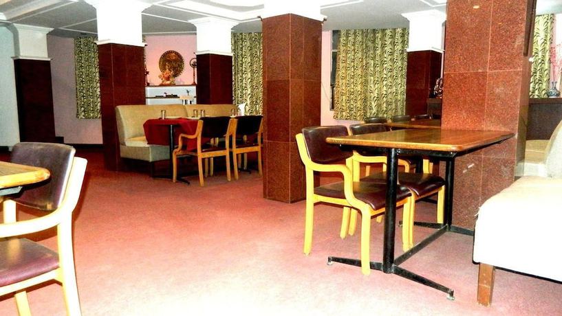 Imagen del bar/restaurante del Hotel Yamini. Foto 3