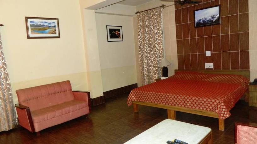 Imagen de la habitación del Hotel Yamini. Foto 8