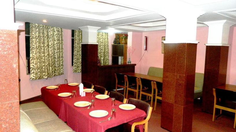 Imagen del bar/restaurante del Hotel Yamini. Foto 4