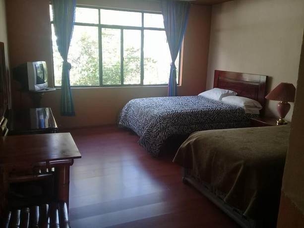 Imagen de la habitación del Hotel Yamor Continental. Foto 13