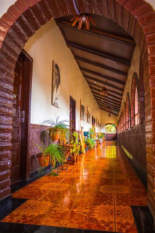 Imagen de los interiores del Hotel Yamor Continental. Foto 18