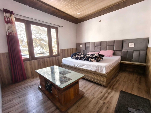 Imagen de la habitación del Hotel Yamuna Palace. Foto 2
