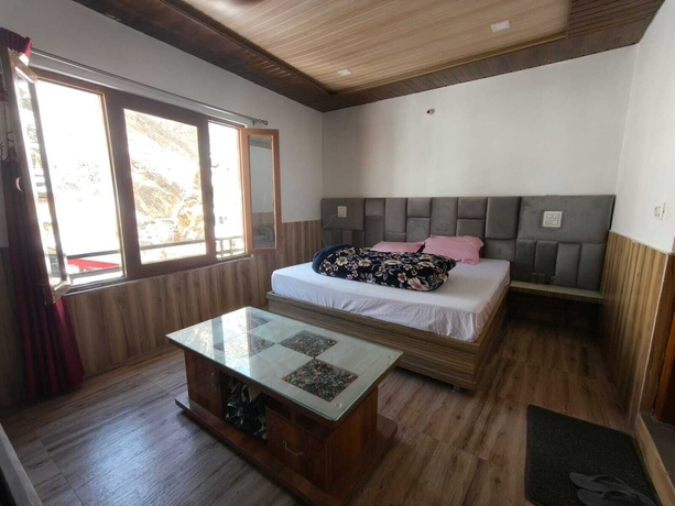 Imagen de la habitación del Hotel Yamuna Palace. Foto 12