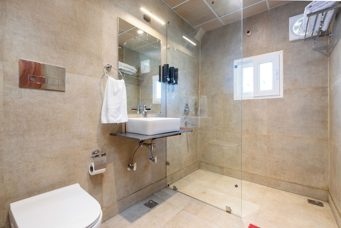 Imagen de la habitación del Hotel Yamunotri Cottages. Foto 16