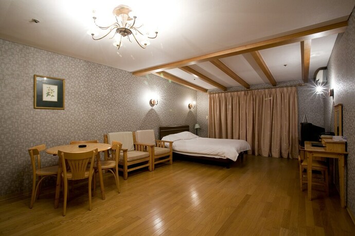 Imagen de la habitación del Hotel Yangji Pine Resort. Foto 23