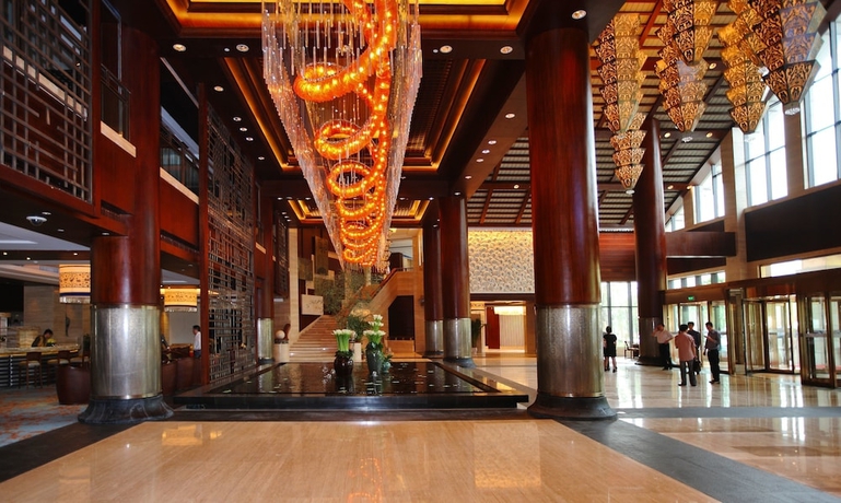 Imagen de los interiores del Hotel Yangming Springs and Spa Resort. Foto 9