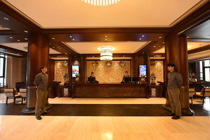 Imagen de los interiores del Hotel Yangming Springs and Spa Resort. Foto 13