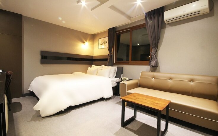 Imagen de la habitación del Hotel Yangsan Deokgye Sharp. Foto 18