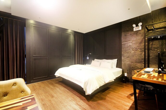 Imagen de la habitación del Hotel Yangsan Mulgeum 369. Foto 20