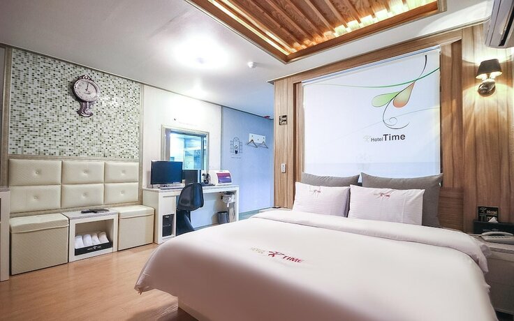 Imagen de la habitación del Hotel Yangsan Mulgeum Time. Foto 11