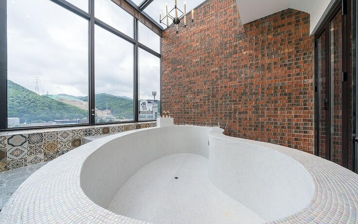Imagen general del Hotel Yangsan Pyeongsan Den Bastar. Foto 2