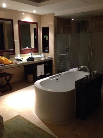 Imagen de la habitación del Hotel Yangshuo Resort. Foto 10