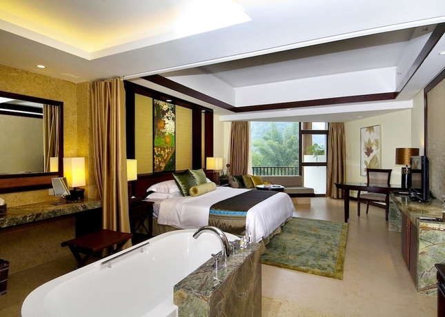 Imagen de la habitación del Hotel Yangshuo Resort. Foto 11