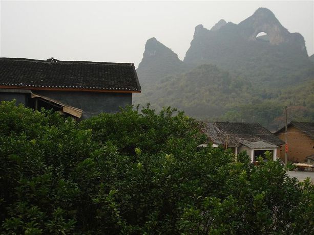 Imagen de los exteriores del Hotel Yangshuo Village Inn. Foto 13