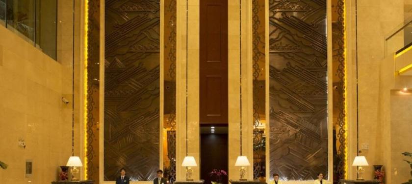 Imagen de los interiores del Hotel Yangzhou Pearl International Hotel. Foto 19