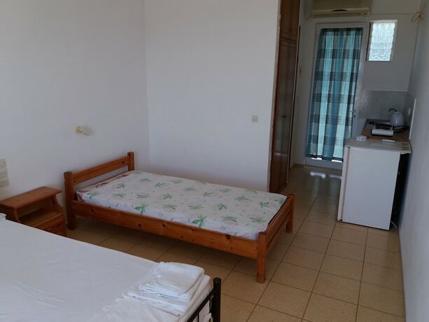 Imagen general del Hotel Yanna Studios. Foto 18
