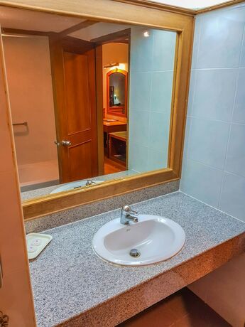 Imagen de la habitación del Hotel Yannaty Hotel. Foto 7