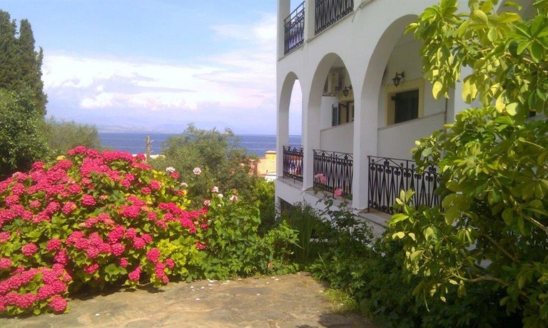 Imagen de los exteriores del Hotel Yannis Corfu. Foto 5