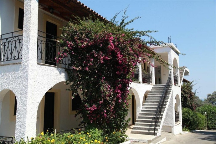 Imagen de los exteriores del Hotel Yannis Corfu. Foto 7