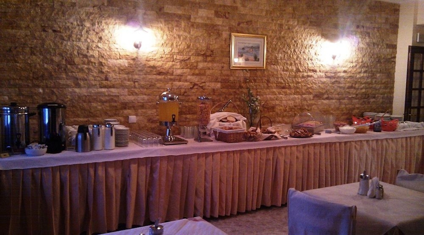 Imagen del bar/restaurante del Hotel Yannis Corfu. Foto 3