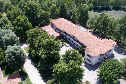 Imagen general del Hotel Yannis. Foto 1