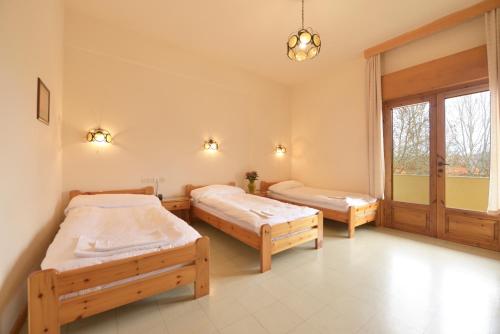 Imagen de la habitación del Hotel Yannis. Foto 7