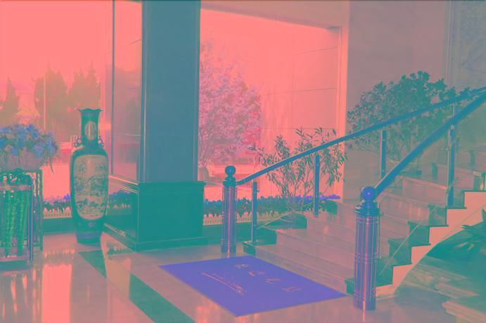 Imagen de los interiores del Hotel Yantai Golden Beach Hotel. Foto 18