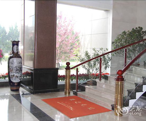 Imagen de los interiores del Hotel Yantai Golden Beach Hotel. Foto 20
