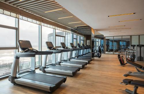 Imagen de los interiores del Hotel Yantai Marriott. Foto 9