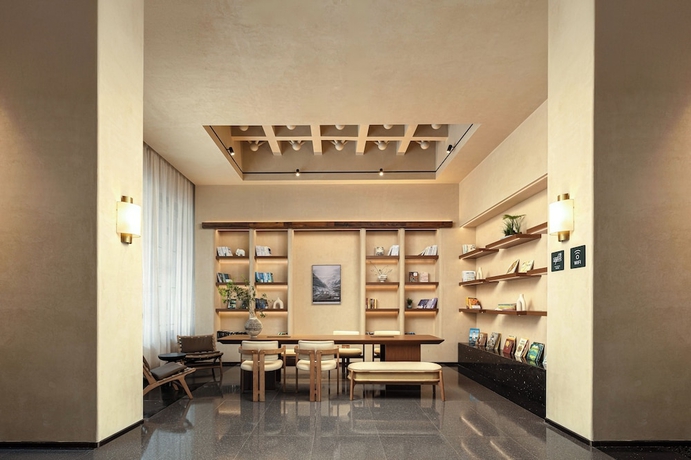Imagen de los interiores del Hotel Yantaizhannandajieyaduojiudian. Foto 13