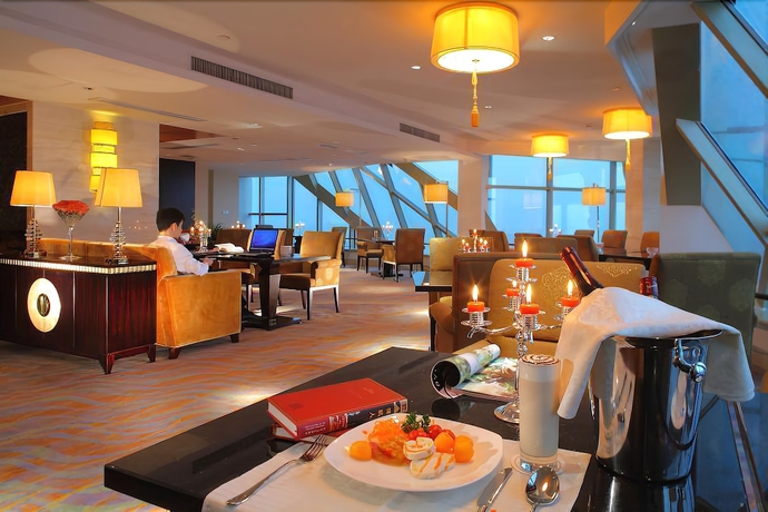 Imagen del bar/restaurante del Hotel Yaojiang New Century Grand Zhuji. Foto 2