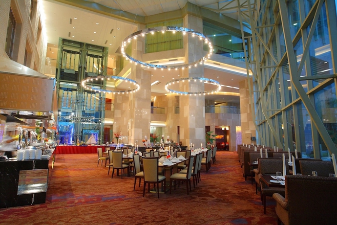 Imagen del bar/restaurante del Hotel Yaojiang New Century Grand Zhuji. Foto 4