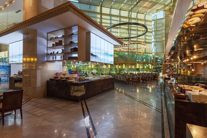 Imagen del bar/restaurante del Hotel Yaojiang New Century Grand Zhuji. Foto 5