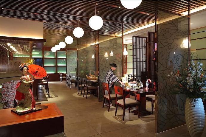 Imagen del bar/restaurante del Hotel Yaojiang New Century Grand Zhuji. Foto 6