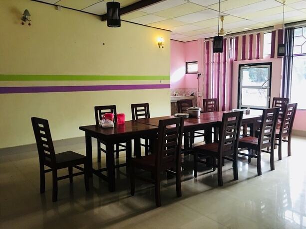 Imagen general del Hotel Yarl Crown Inn. Foto 6