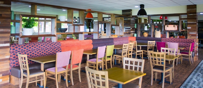 Imagen del bar/restaurante del Hotel Yarnfield Park Training Centre. Foto 5