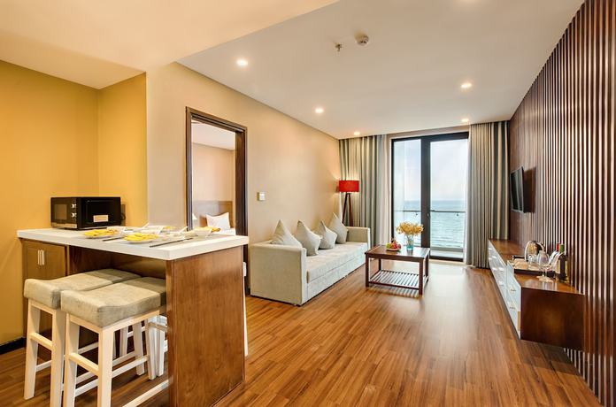 Imagen de la habitación del Hotel Yarra Ocean Suites Danang. Foto 6