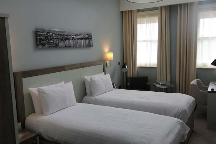 Imagen de la habitación del Hotel Yarrow. Foto 17