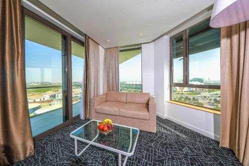 Imagen de la habitación del Hotel Yas Plaza Bay. Foto 16