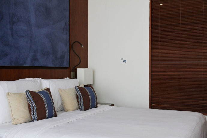 Imagen de la habitación del Hotel Yas Plaza Marina. Foto 11