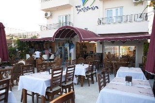 Imagen del bar/restaurante del Hotel Yasemin. Foto 8