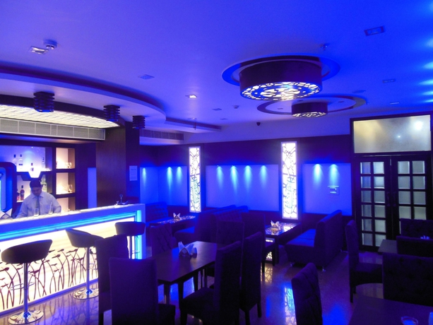 Imagen del bar/restaurante del Hotel Yash Regency, JAIPUR. Foto 3