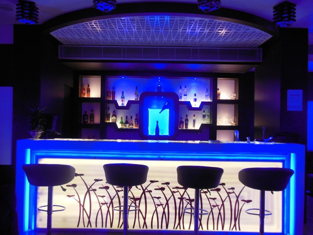 Imagen del bar/restaurante del Hotel Yash Regency, JAIPUR. Foto 4