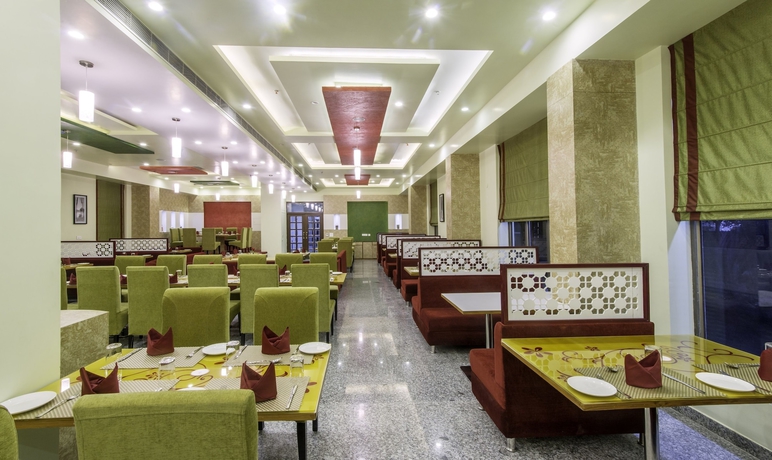 Imagen del bar/restaurante del Hotel Yash Regency, JAIPUR. Foto 6