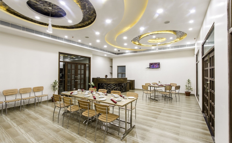 Imagen del bar/restaurante del Hotel Yash Regency, JAIPUR. Foto 7