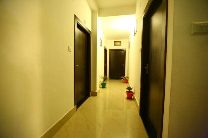 Imagen de los interiores del Hotel Yash Residency. Foto 18