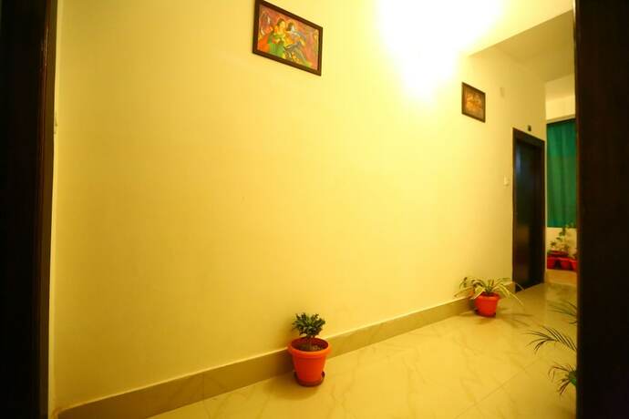 Imagen de los interiores del Hotel Yash Residency. Foto 20